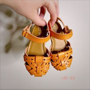 CAT & JACK brown leather sandals